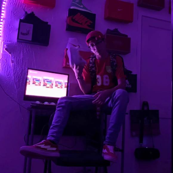 Meet your Posher, Rivas - Picture 1 of 1